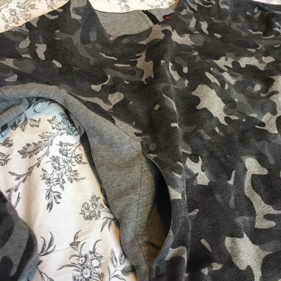 Nike Tech Fleece Sweater - Picture 3 of 5